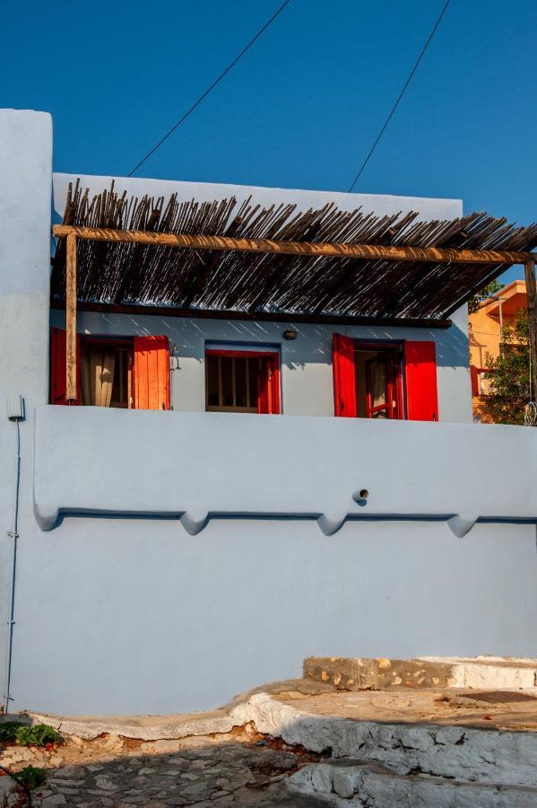 Atlantis Houses Chalki Town Екстериор снимка