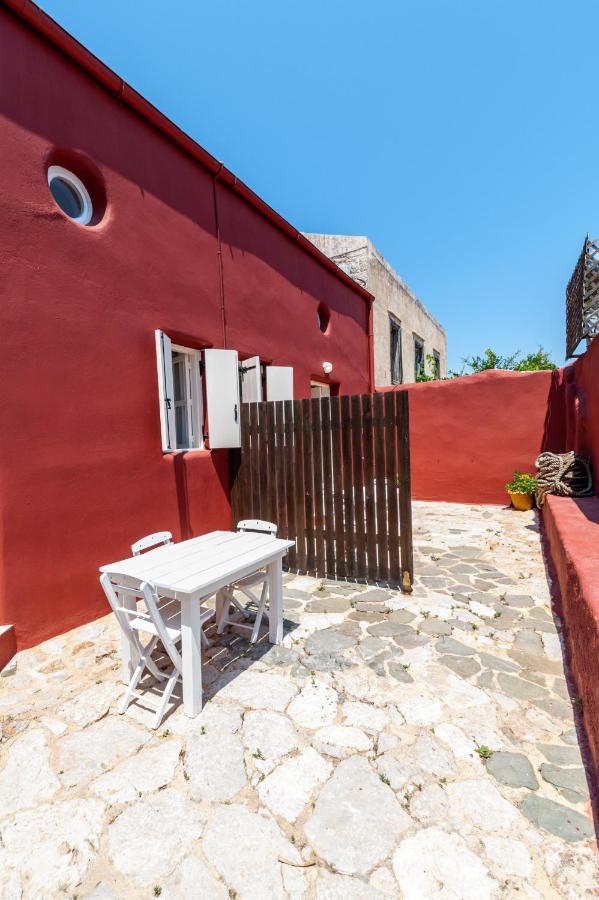 Atlantis Houses Chalki Town Екстериор снимка
