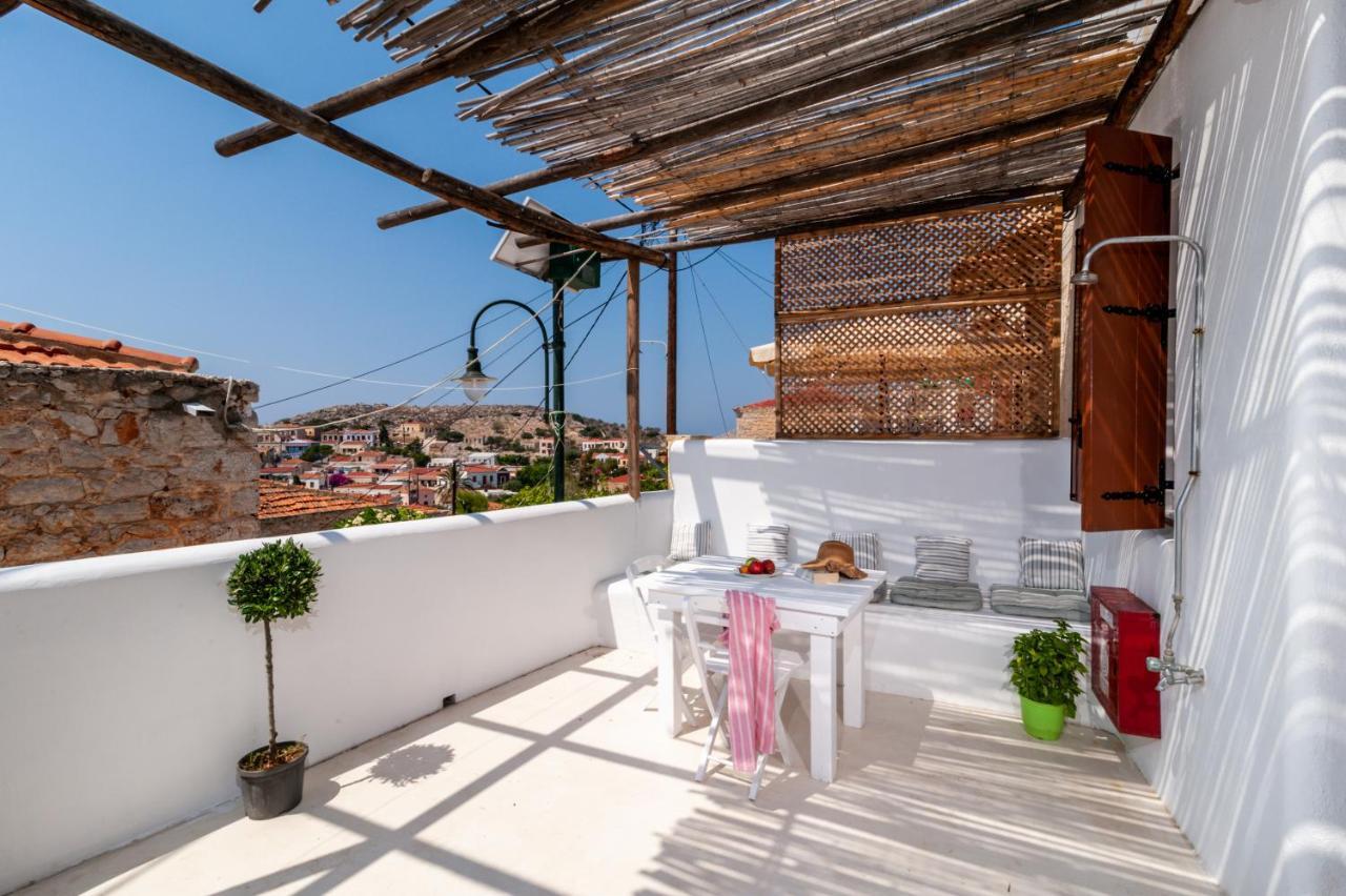 Atlantis Houses Chalki Town Екстериор снимка