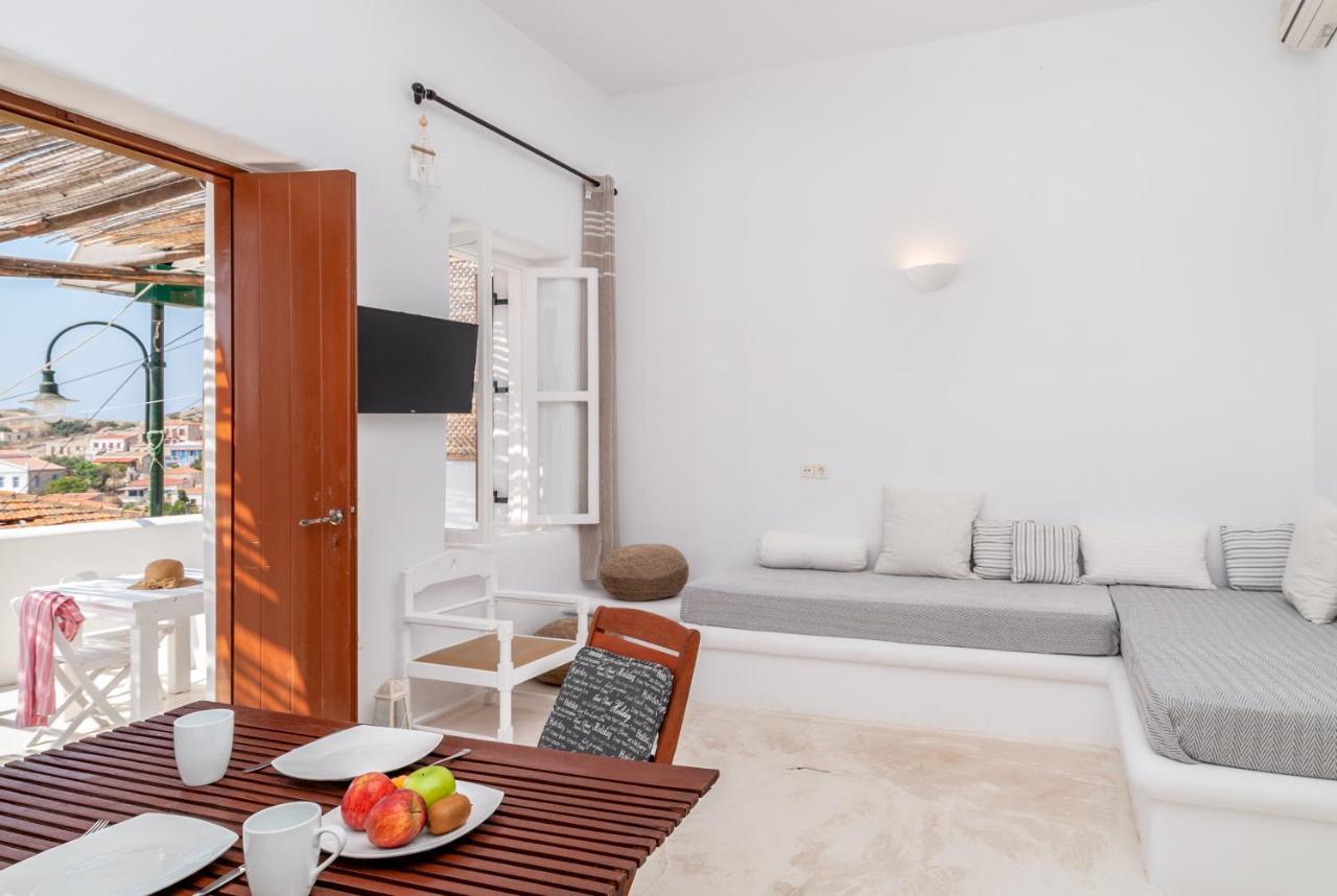 Atlantis Houses Chalki Town Екстериор снимка