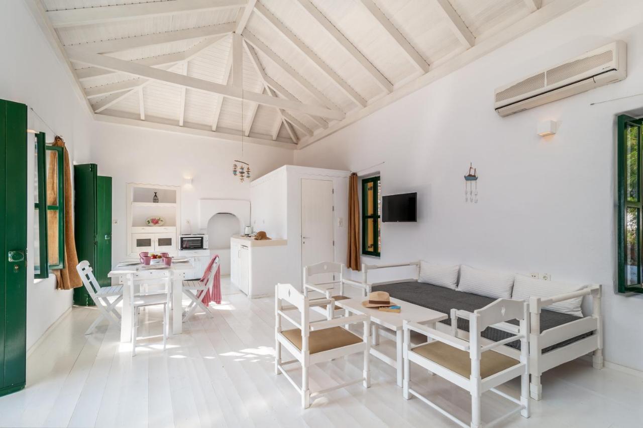 Atlantis Houses Chalki Town Екстериор снимка