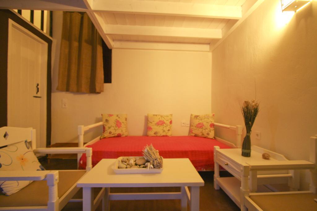 Atlantis Houses Chalki Town Екстериор снимка