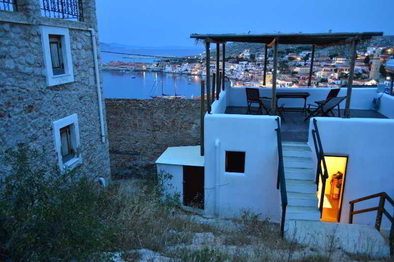 Atlantis Houses Chalki Town Екстериор снимка