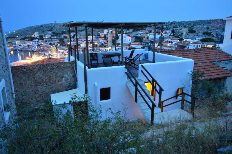 Atlantis Houses Chalki Town Екстериор снимка